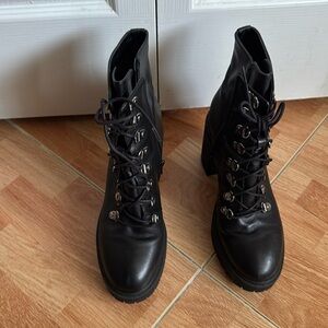 Black leather Steve Madden boots in GREAT condition. Almost new! Barely worn!